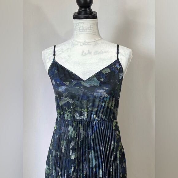 AllSaints Floral Pleated Midi Dress size XS - Picture 3 of 11